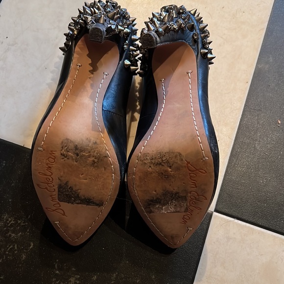 Size 6 Sam Edelman high heel studded pumps - Picture 4 of 4